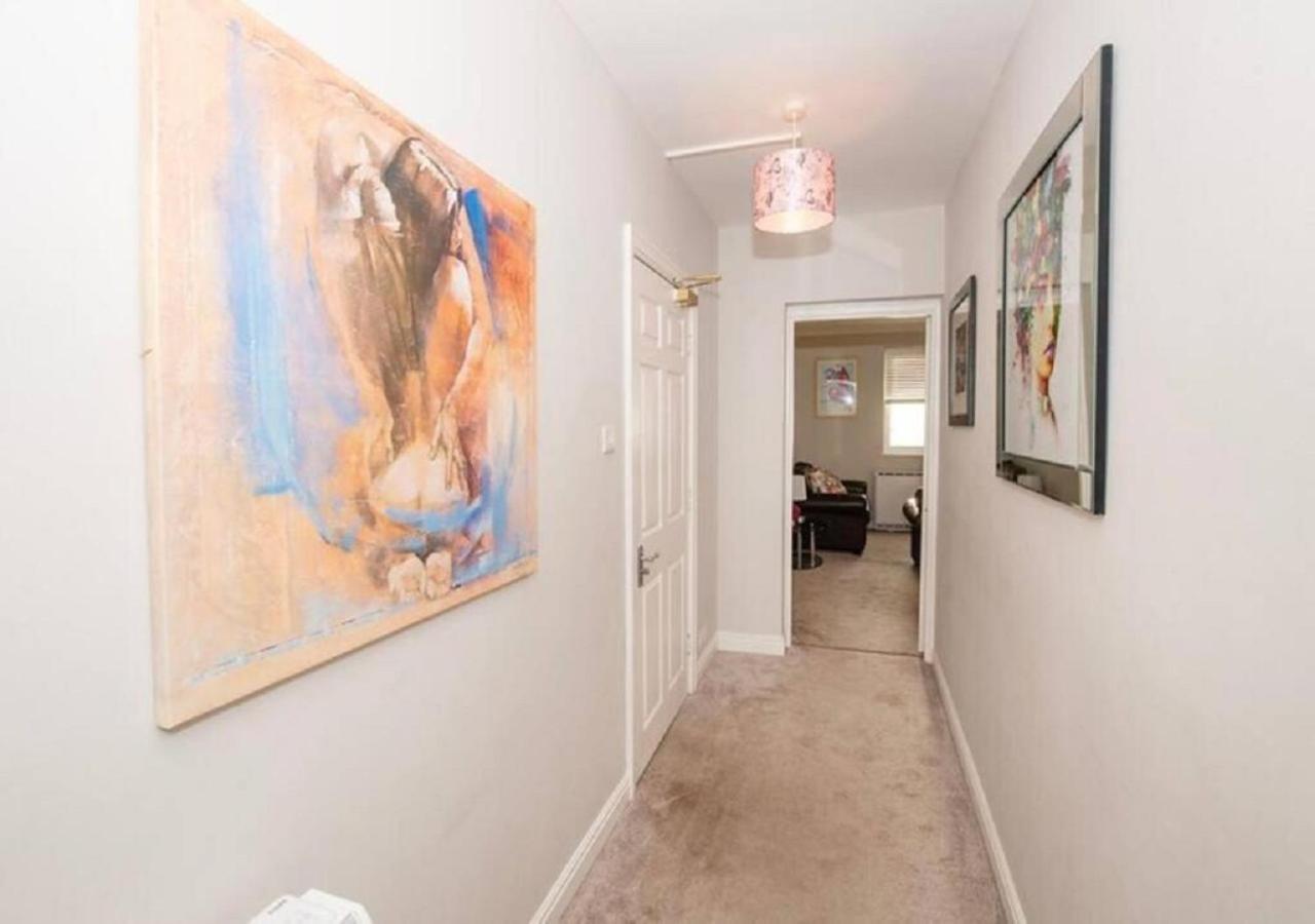Pelican-Stylish 2-Bed Apartment Close To Beach & Town Scarborough Zewnętrze zdjęcie