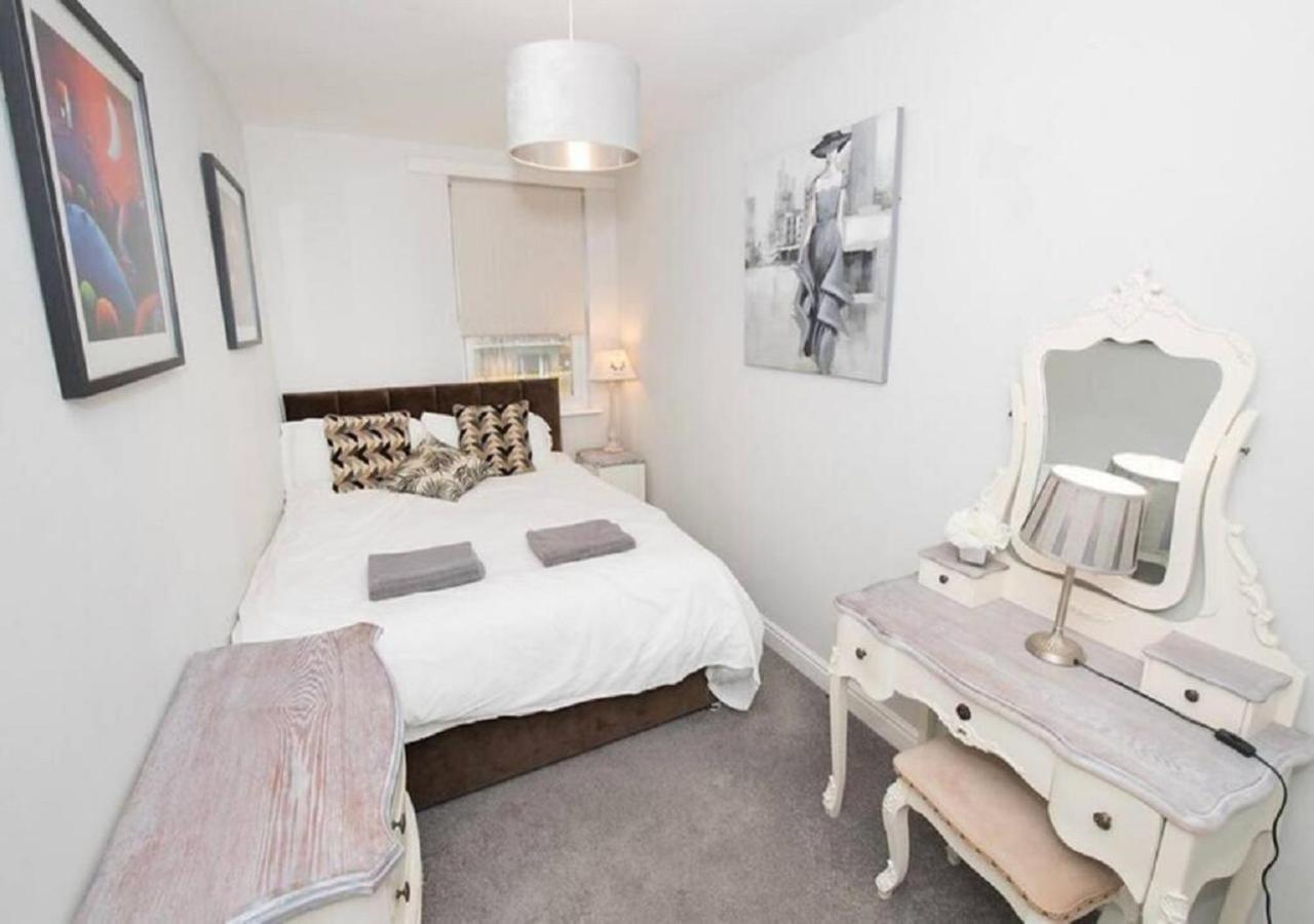 Pelican-Stylish 2-Bed Apartment Close To Beach & Town Scarborough Zewnętrze zdjęcie