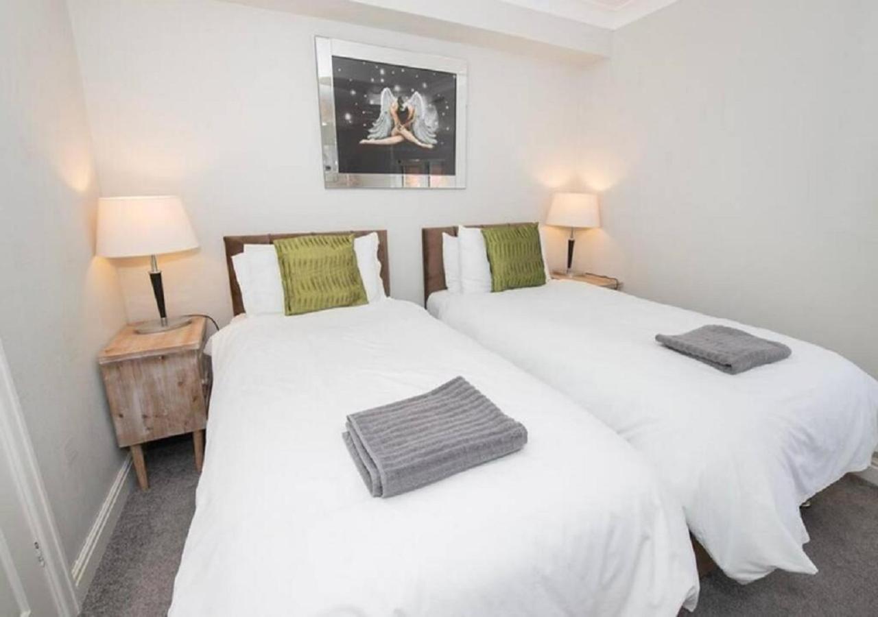 Pelican-Stylish 2-Bed Apartment Close To Beach & Town Scarborough Zewnętrze zdjęcie